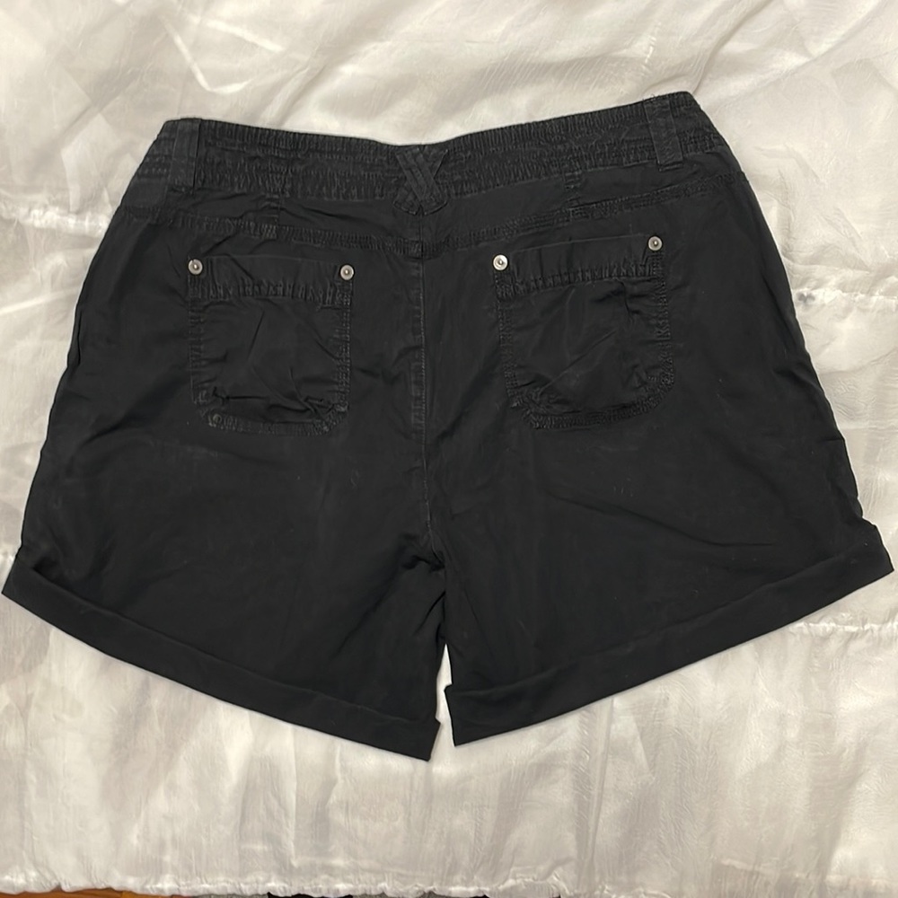 INC Black Button Roll Up Hem Shorts Size 16 - Picture 4 of 6